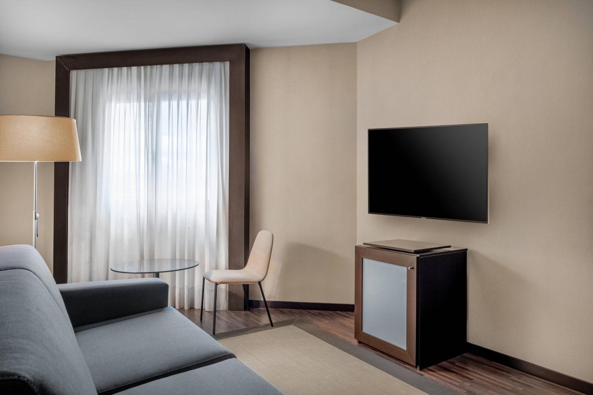 Ac Hotel Oviedo Forum By Marriott Eksteriør billede